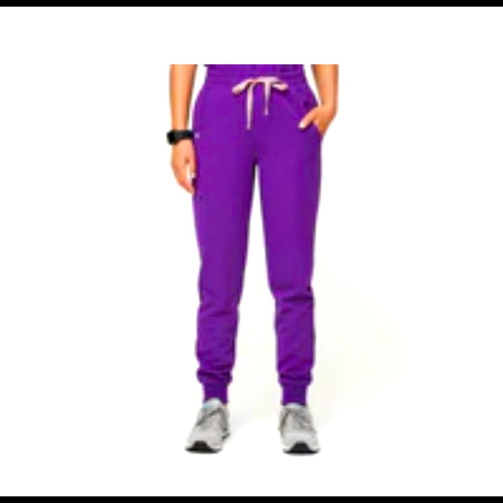 Woman’s Magic Purple Zamora High waisted Petite Jogger Scrub pant - Small